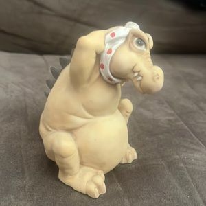 Krystinonia figurine “grunches headache”